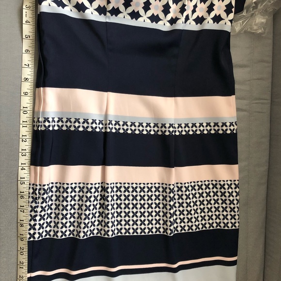 H&M Dress Size 4. Excellent condition. - Picture 4 of 5